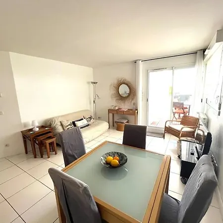 Laiguillon Yourhosthelper Apartment